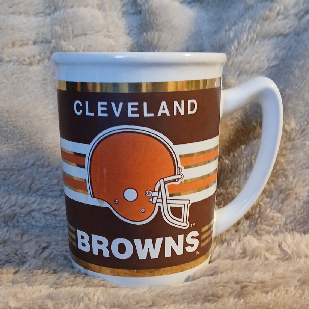 Cleveland Browns White and Brown Mug